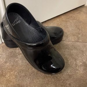 Black Danskos